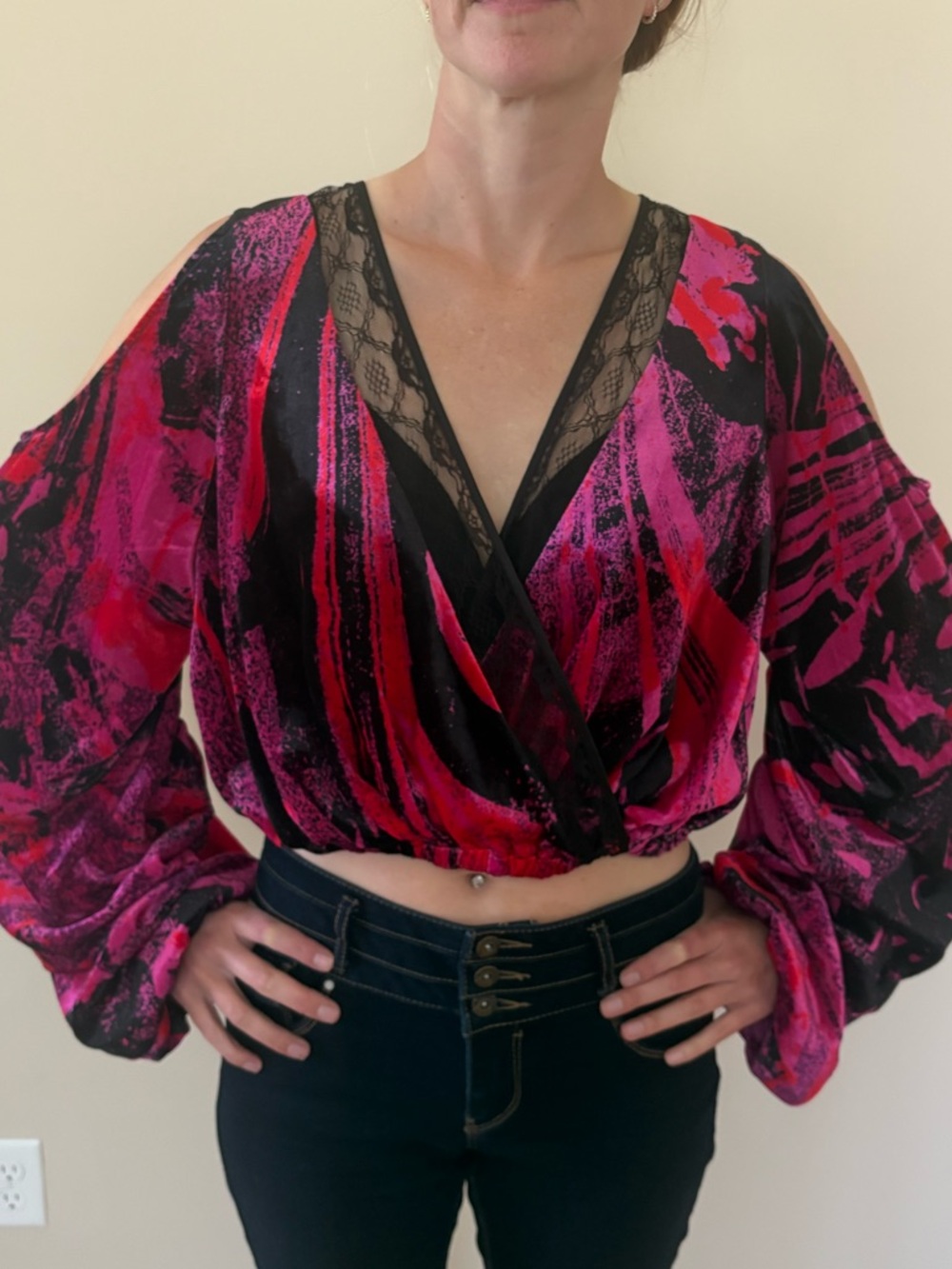 BCBGMAXAZRIA bcbg Adele shoulder top Lace Long Sleeve Deep V Neck Blouse S
